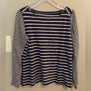 Blue and white stripe Vineyard Vines top Size Medium